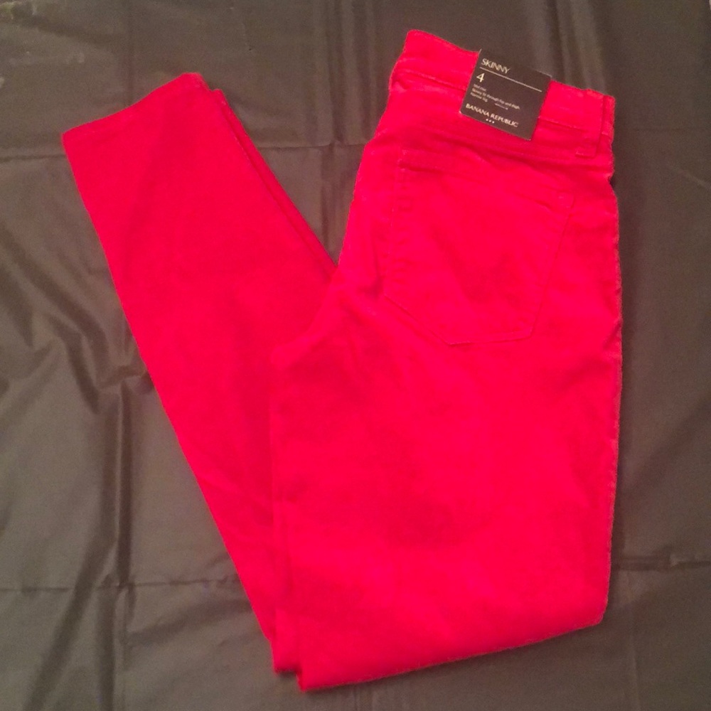 NWT Mid-Rise Skinny Fit Velvet Red Pants size 4